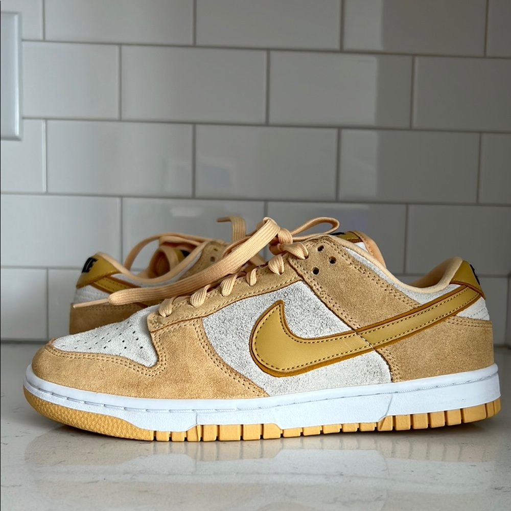 Very Good - Women's Nike Dunk Low LX Sneaker - White / Yellow - Gold - Size W7 - Picture 7 of 16